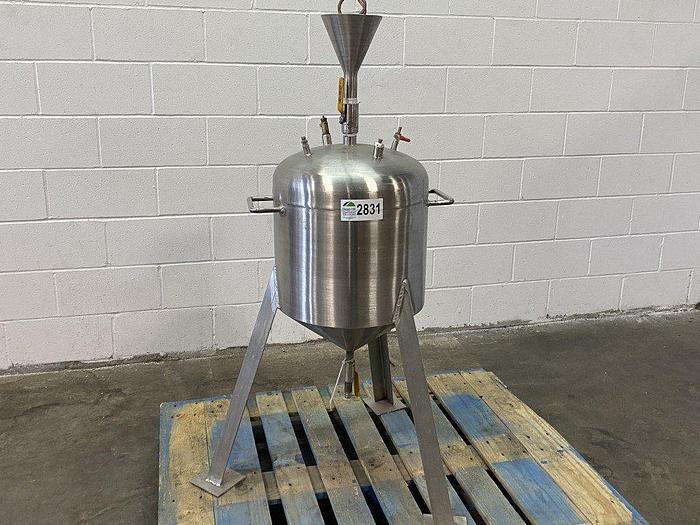 Used 10 Gallon Pressure Tank