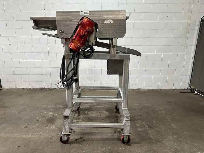 Used ROMA Vibratory Conveyor
