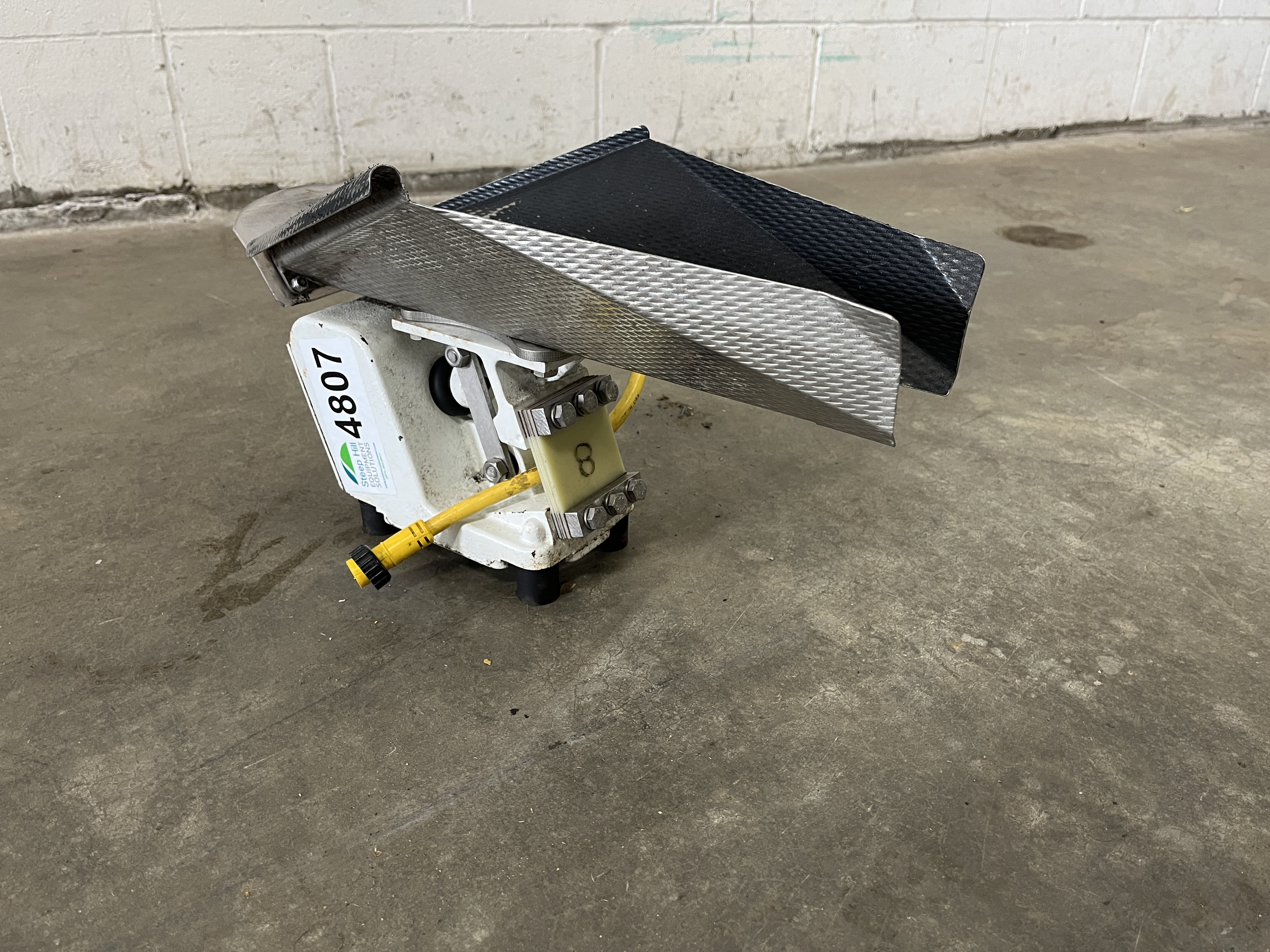 Used Eriez KHS-5 Vibratory Feeder