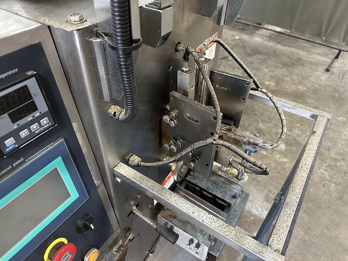 Used Vertical Form Fill Sachet Machine with Auger Filler