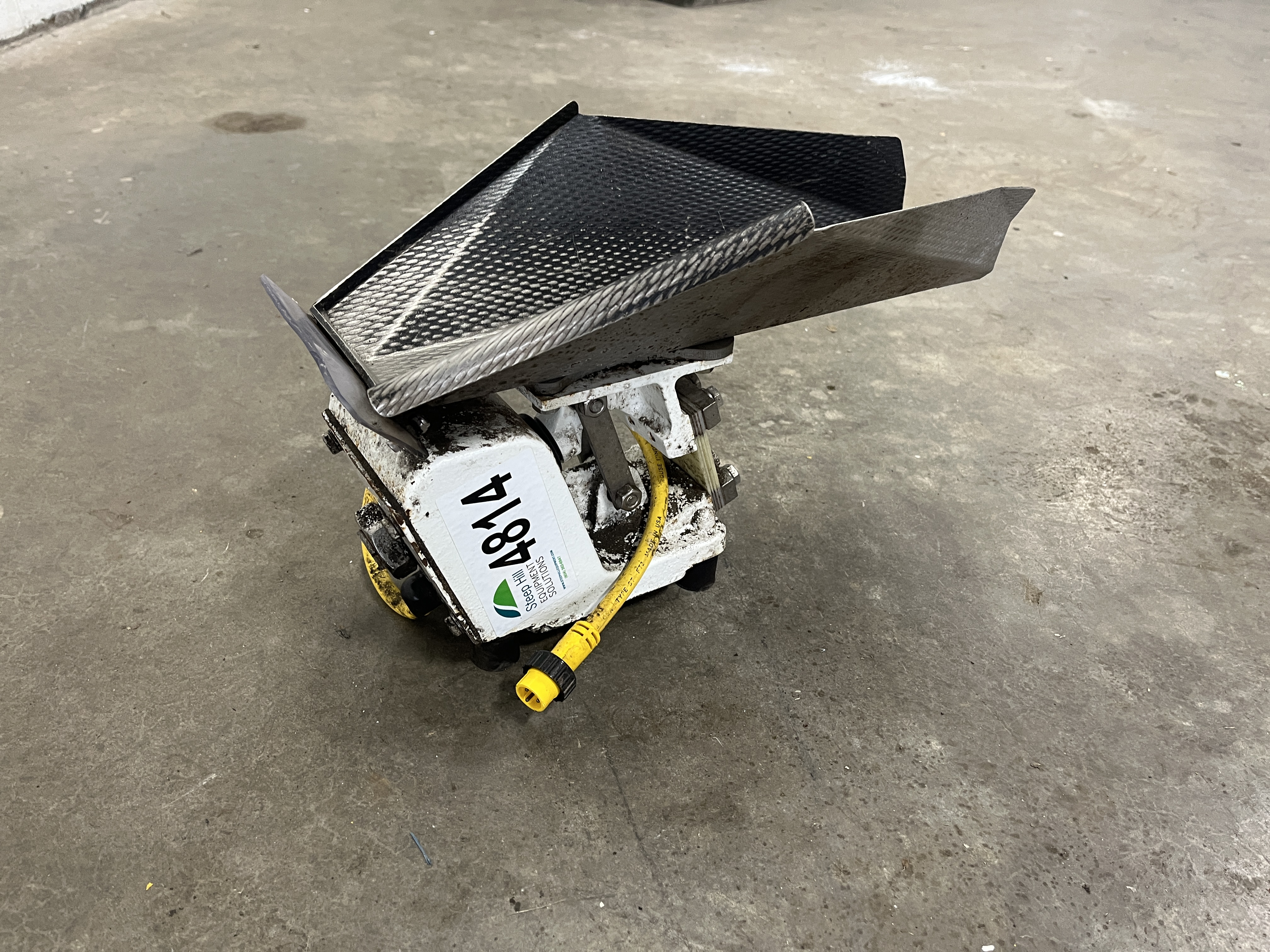 Used Eriez KHS-5 Electromagnetic Vibratory Feeder Drive