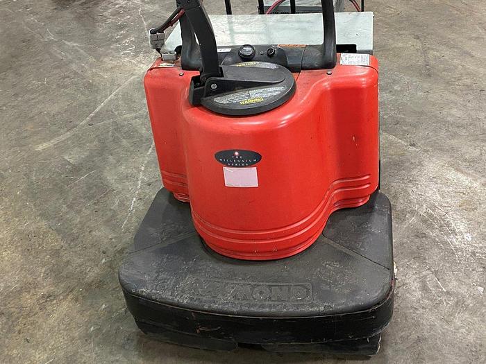 Used Raymond 112TM-FRE60L Rider Pallet Jack