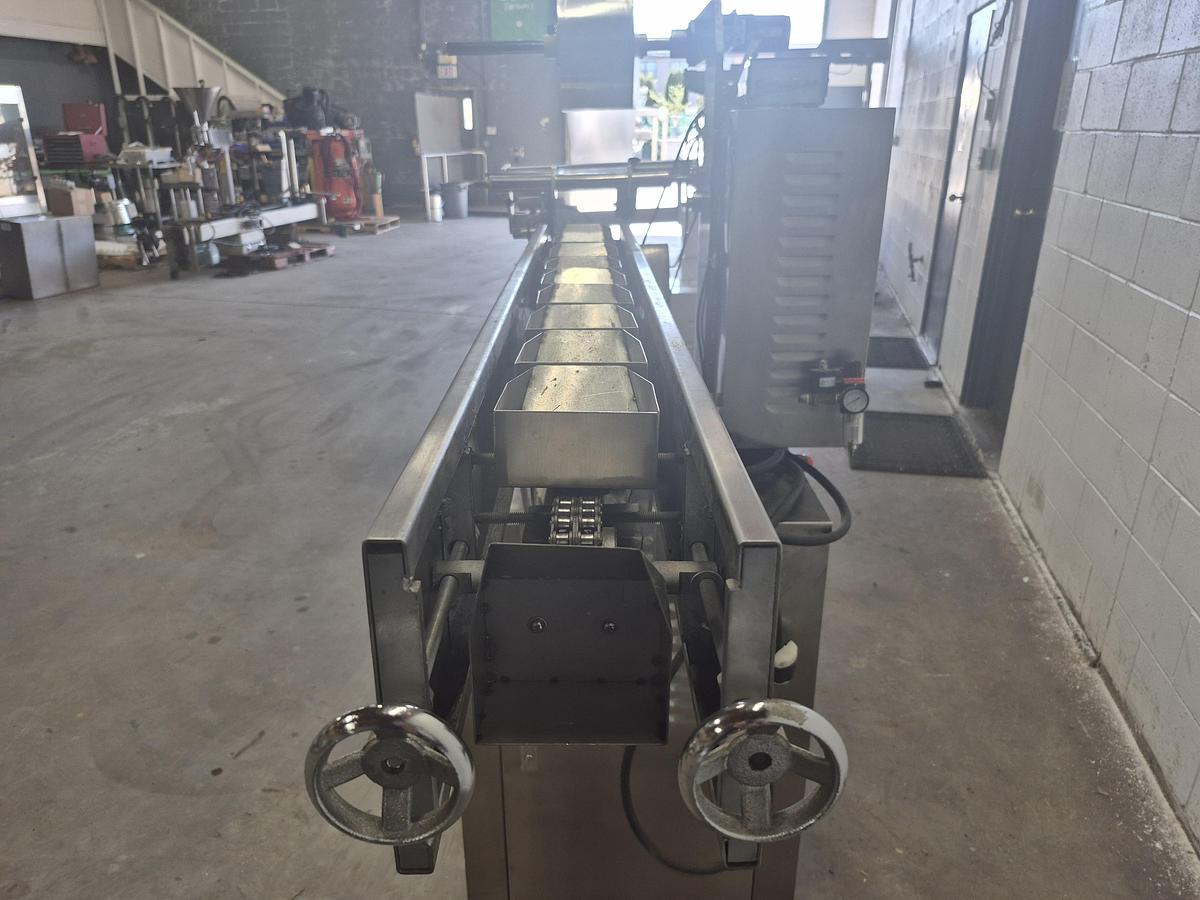 Used Automatic Vertical Packaging Machine with Chain Hopper