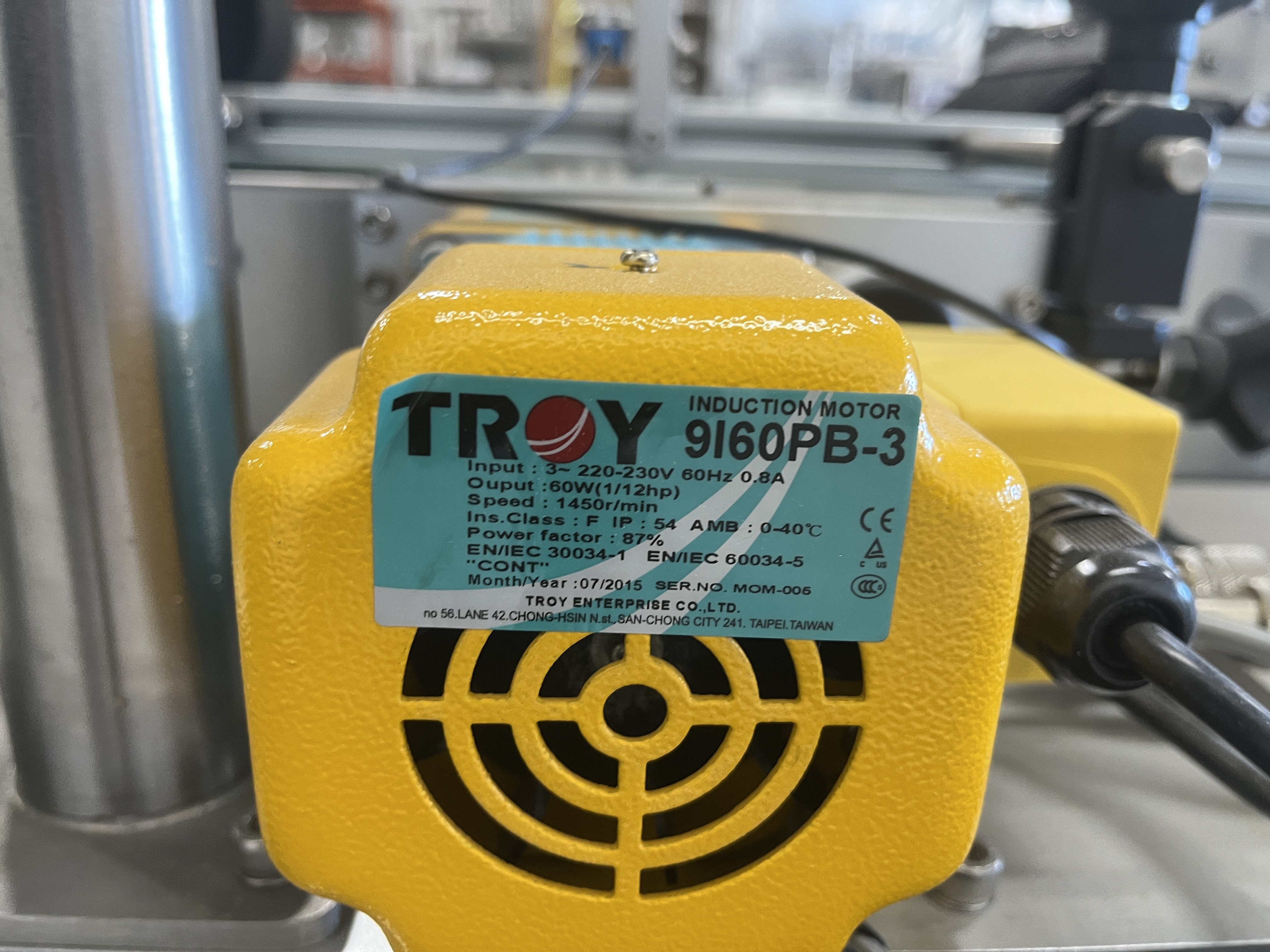 Used Label-on Basic 300 Labeling System