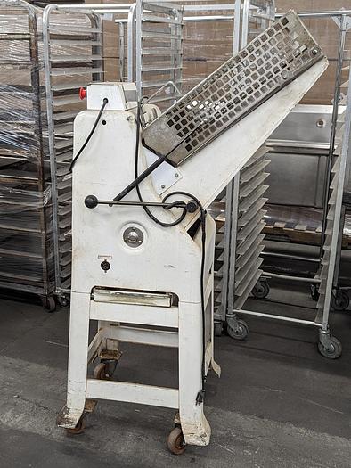 Used Oliver 797 Gravity Feed Bread Slicer