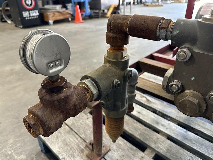 Used GIANT Positive Displacement Pump LP122W