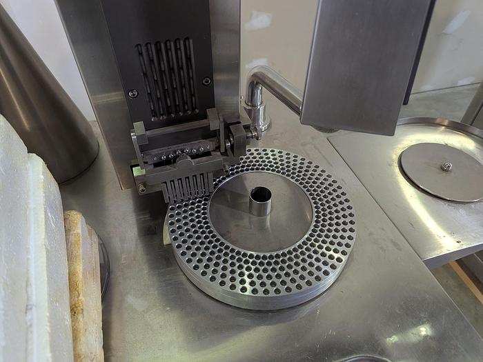 Used Semi-Auto Capsule Filling Machine