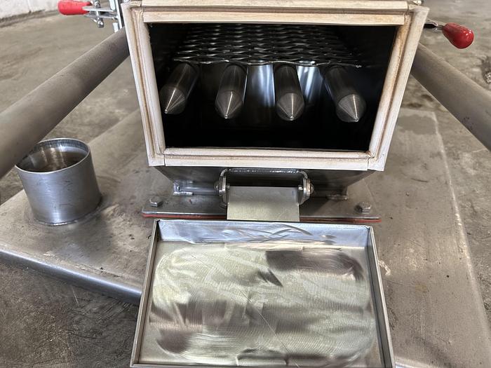 Used Puritan Magnetics E-Z Clean Magnet Trap