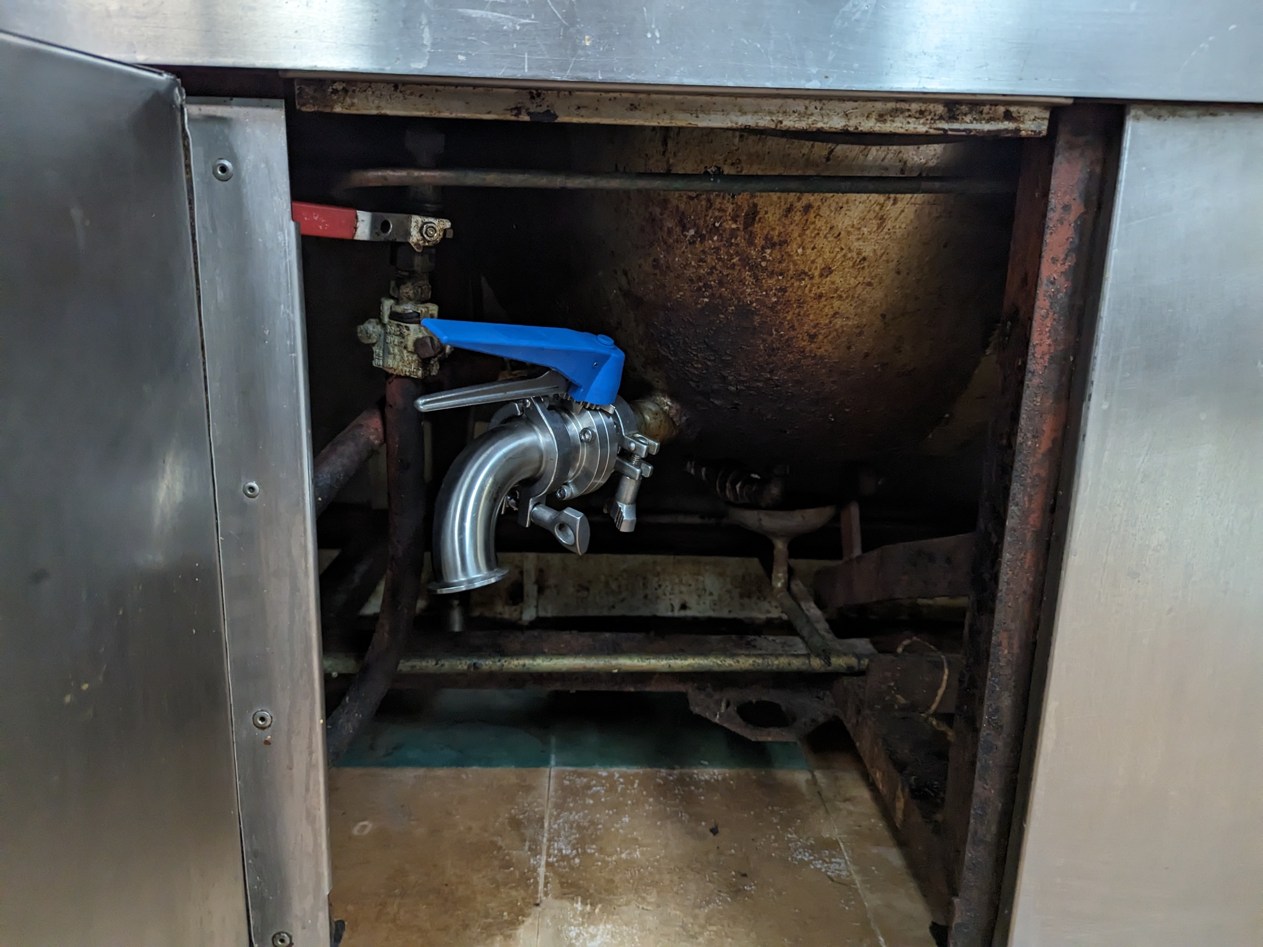 Used Gaunt SS Kettles and Steam Cabinet