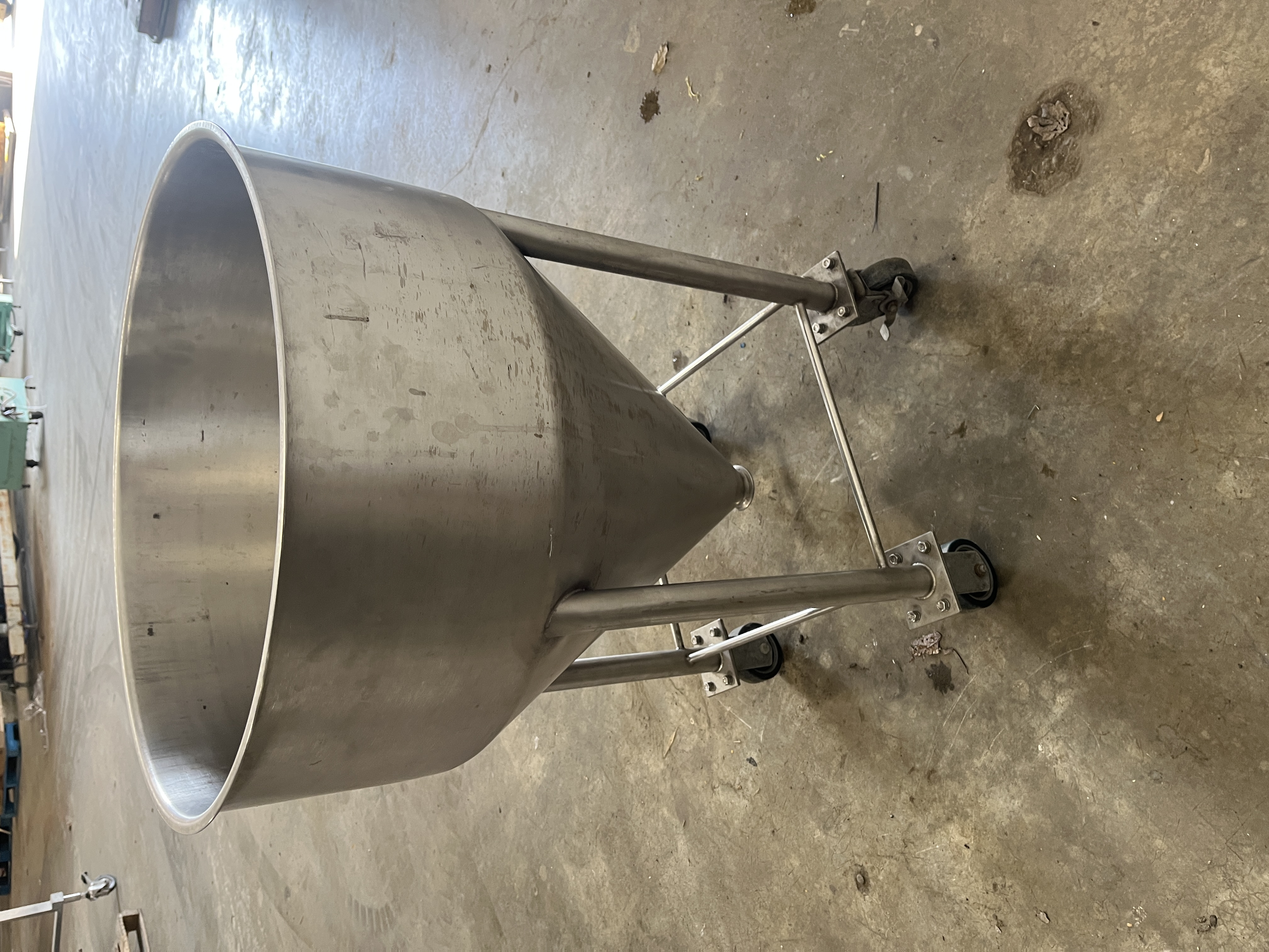 Used Rolling SS Hopper