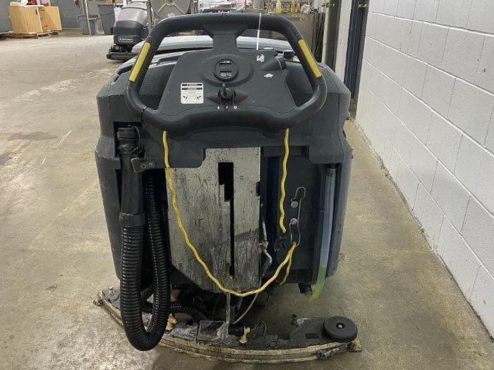 Used Advance SC900 ST 32C Floor Scrubber