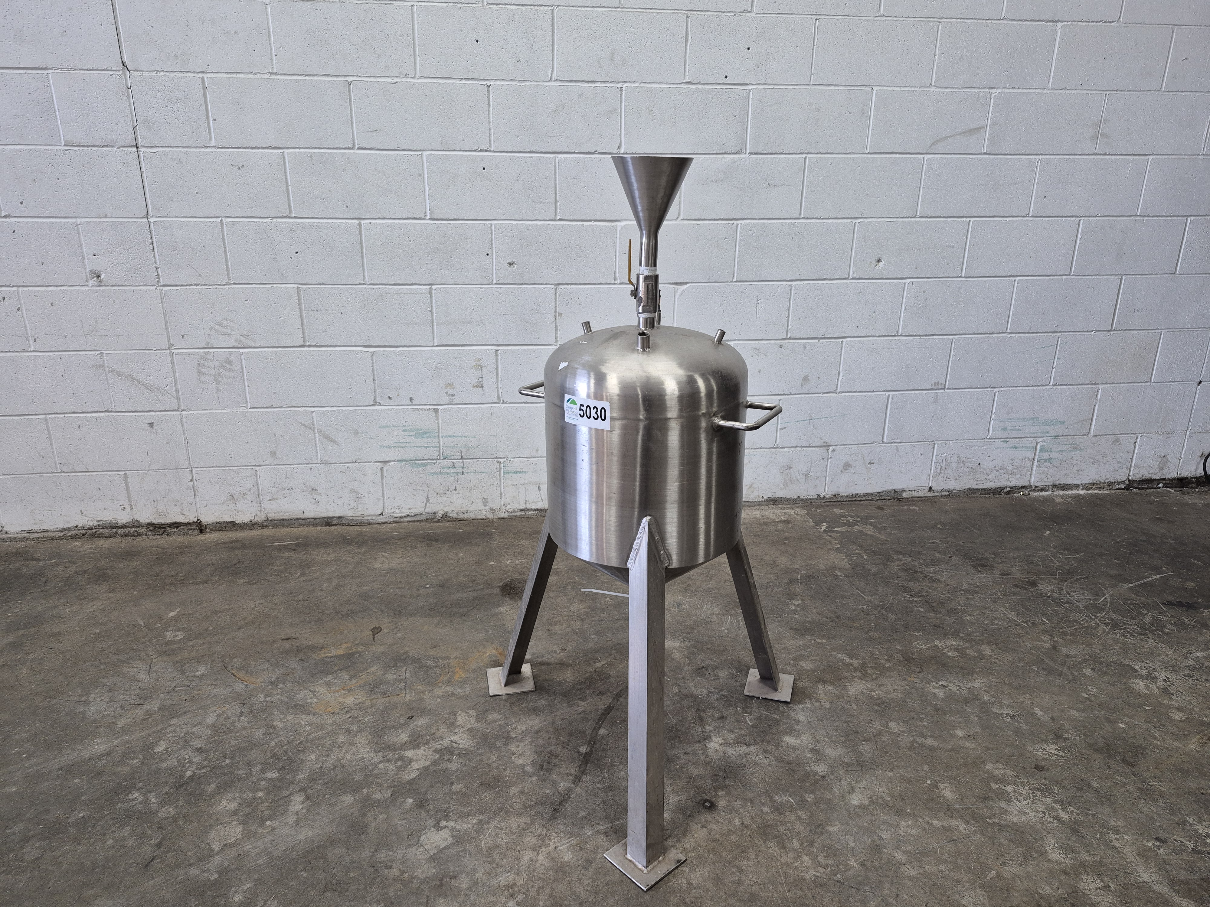 Used 10 Gallon Pressure Tank