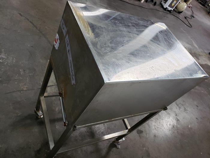 Used SS Lidded Table