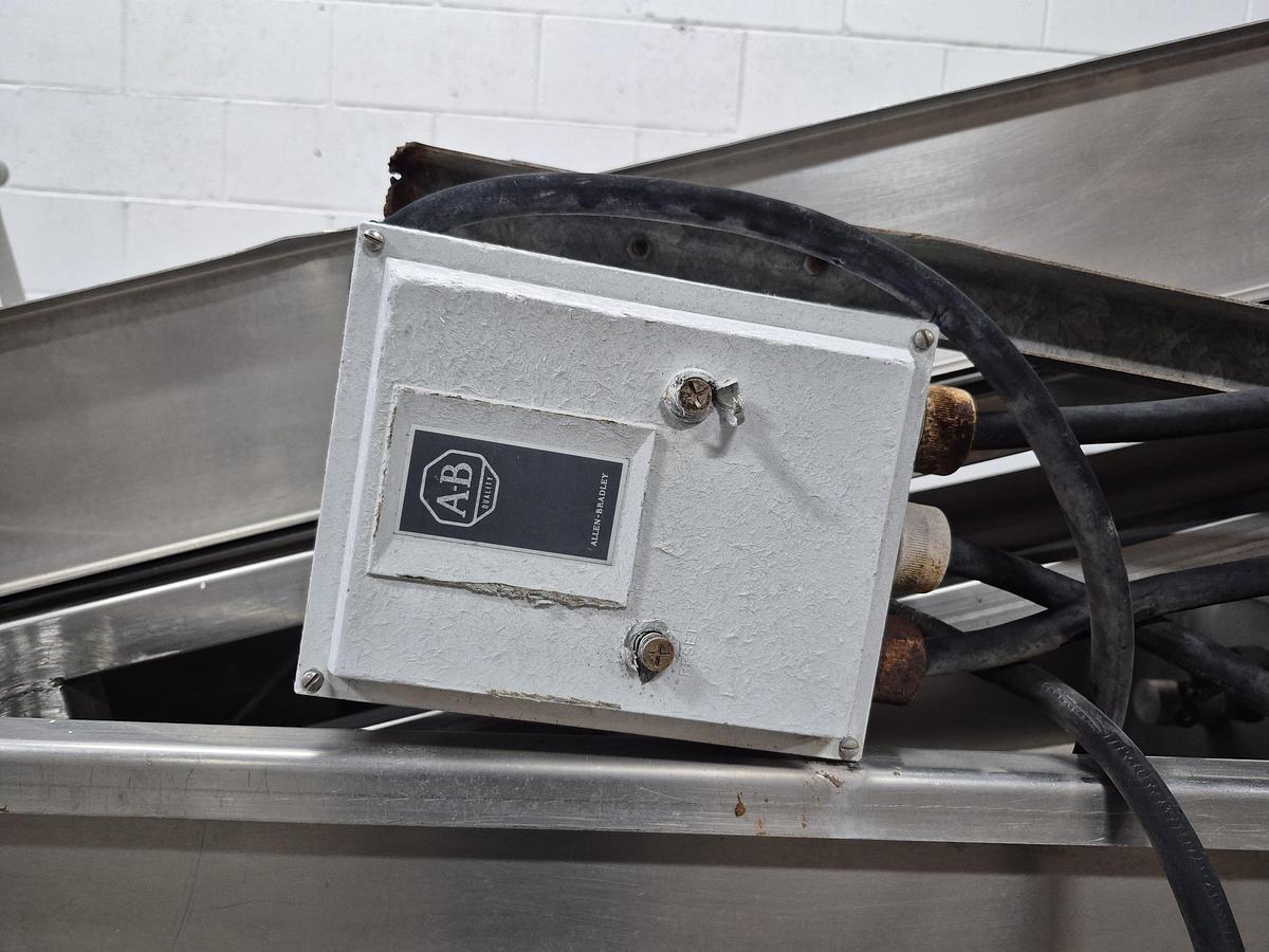 Used Incline Conveyor with 30 Gallon Tank