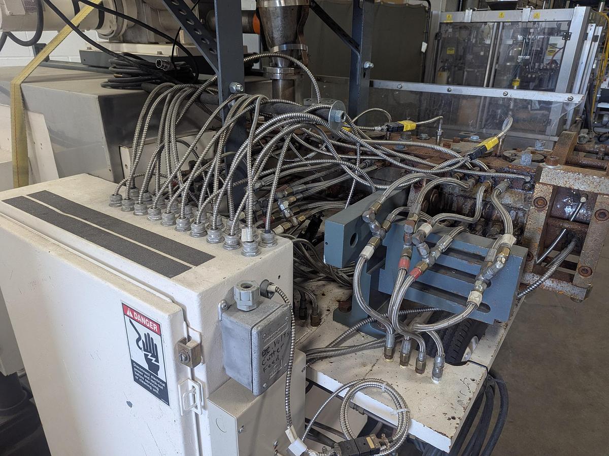 Used Baker Twin Screw Extruder