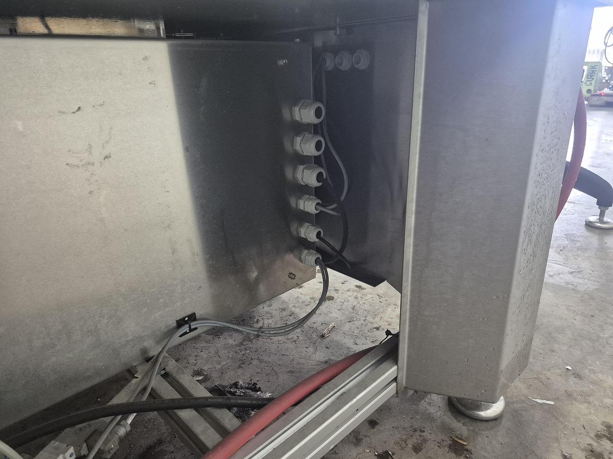 Used Aesus Eco Wrap Prism Labelling Machine