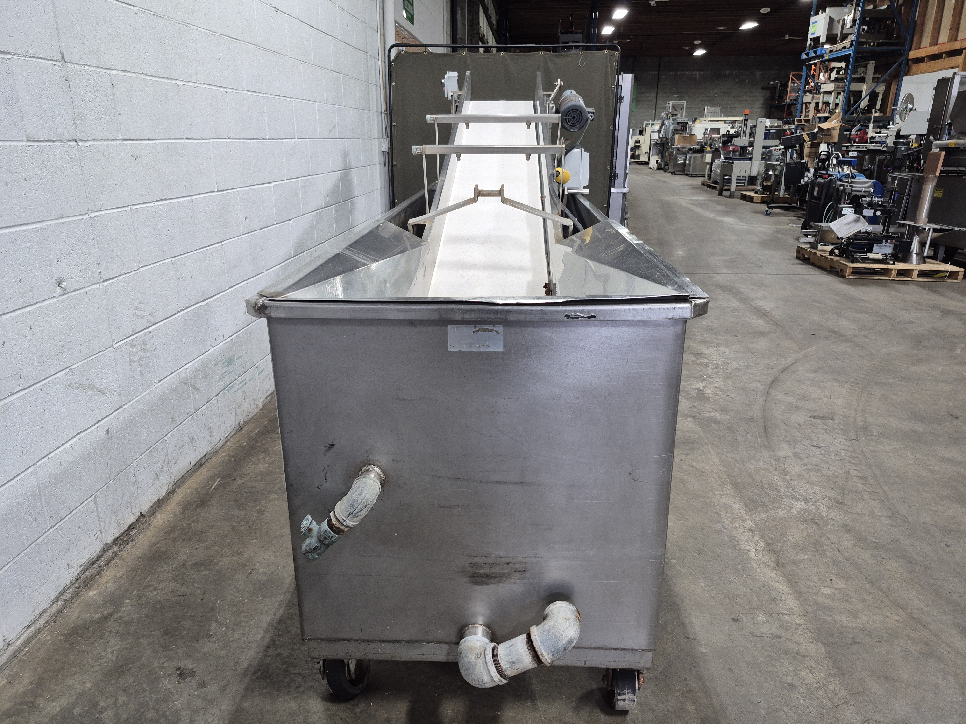 Used Incline Conveyor with 30 Gallon Tank