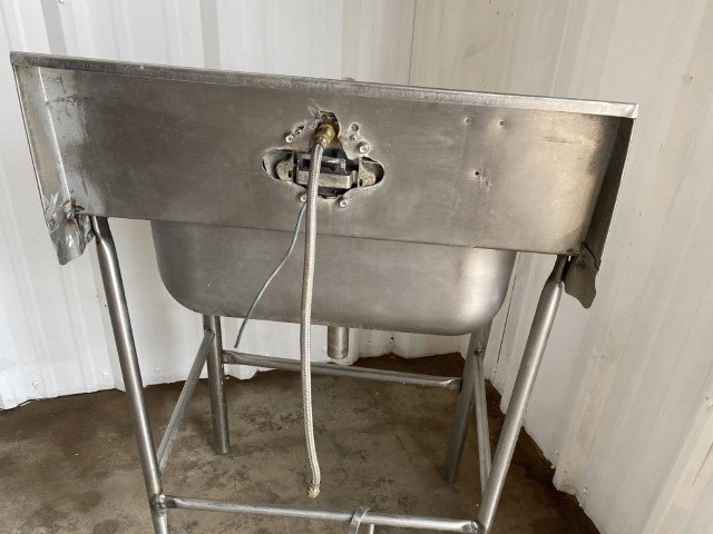 Used Advance Tabco SS Sink