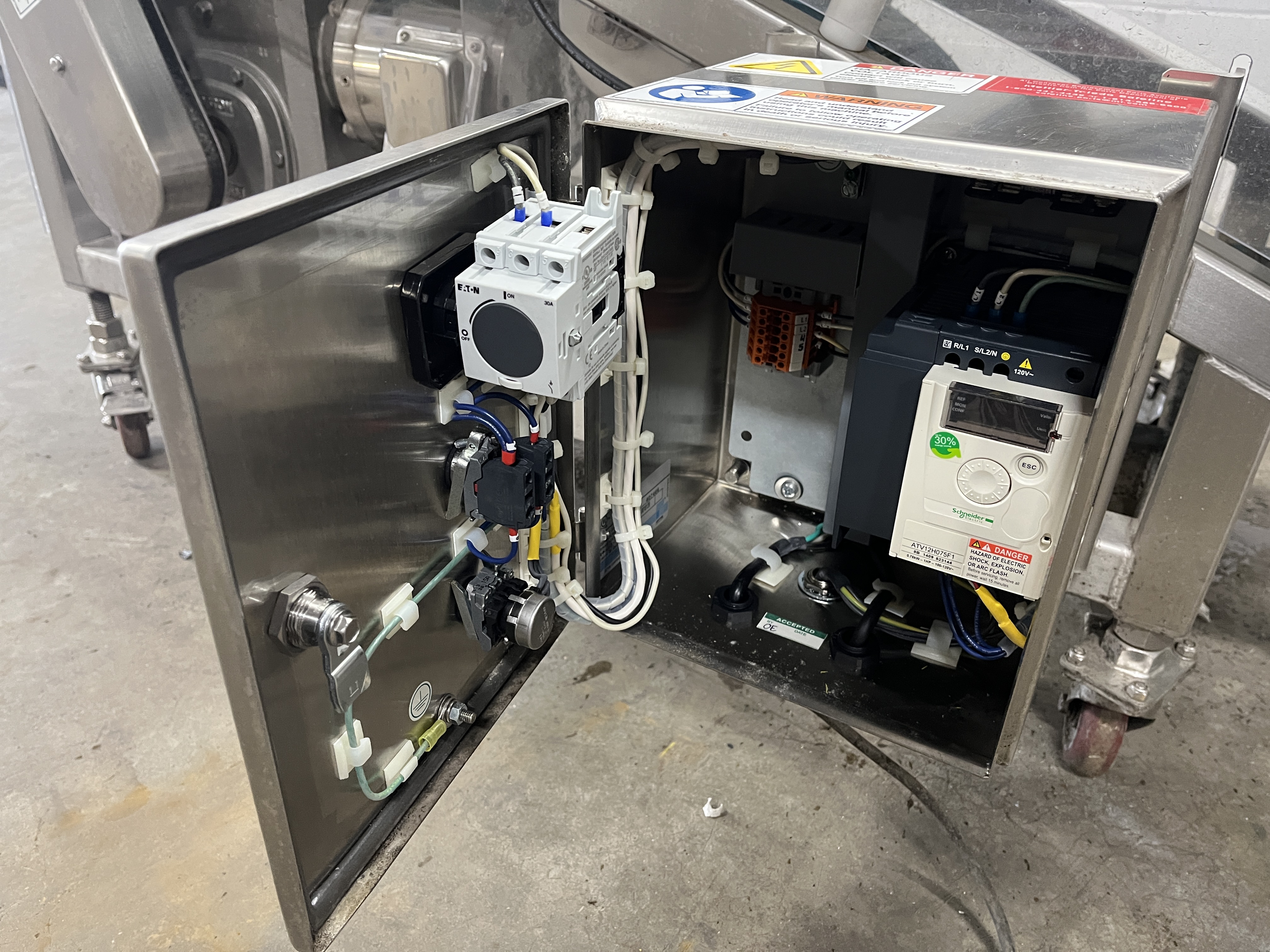 Used SafeLine Incline Conveyor Metal Detector