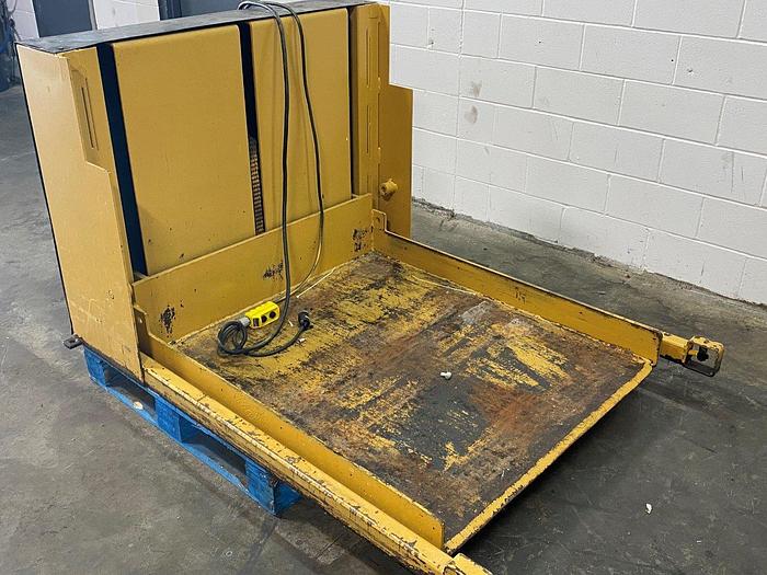 Used Pallet Lifter