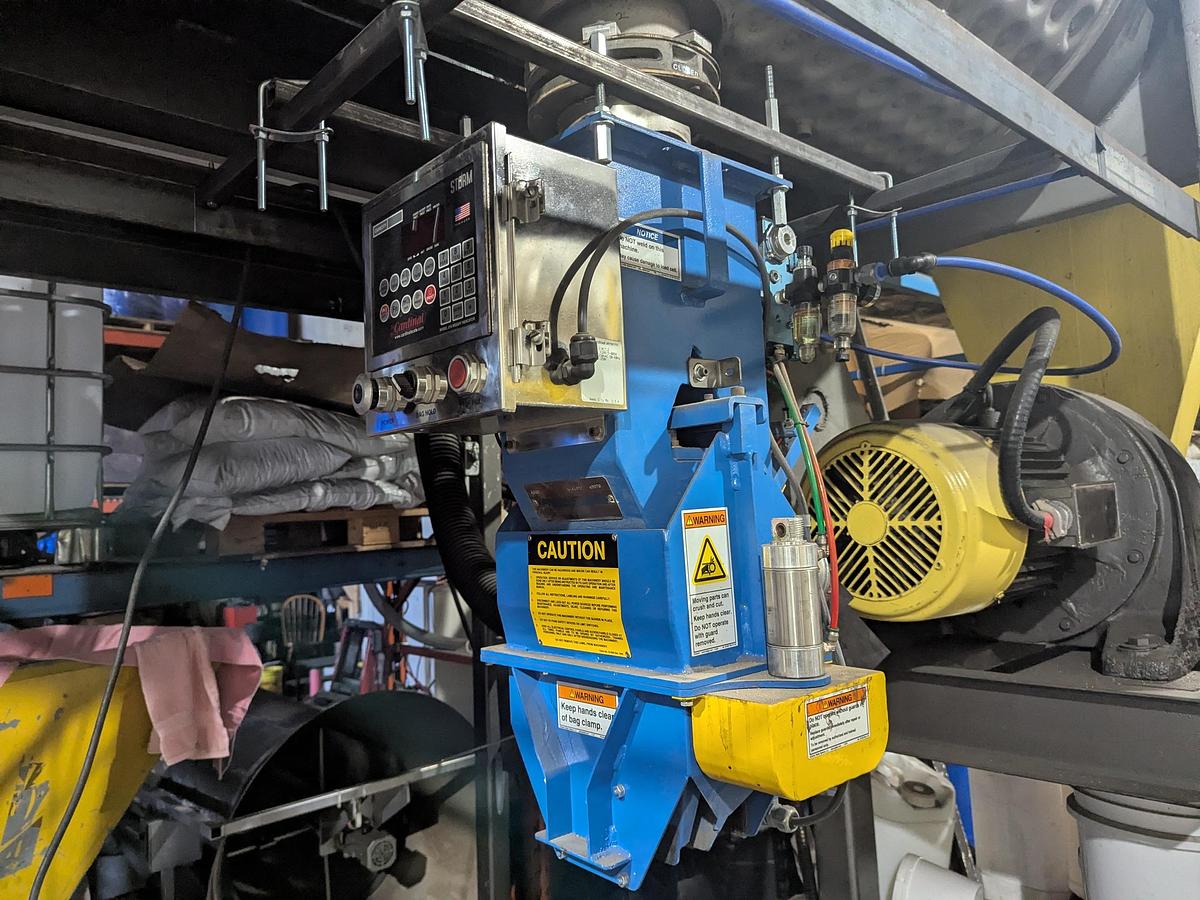 Used Jacketed Ribbon Blender with Chantland Filling System