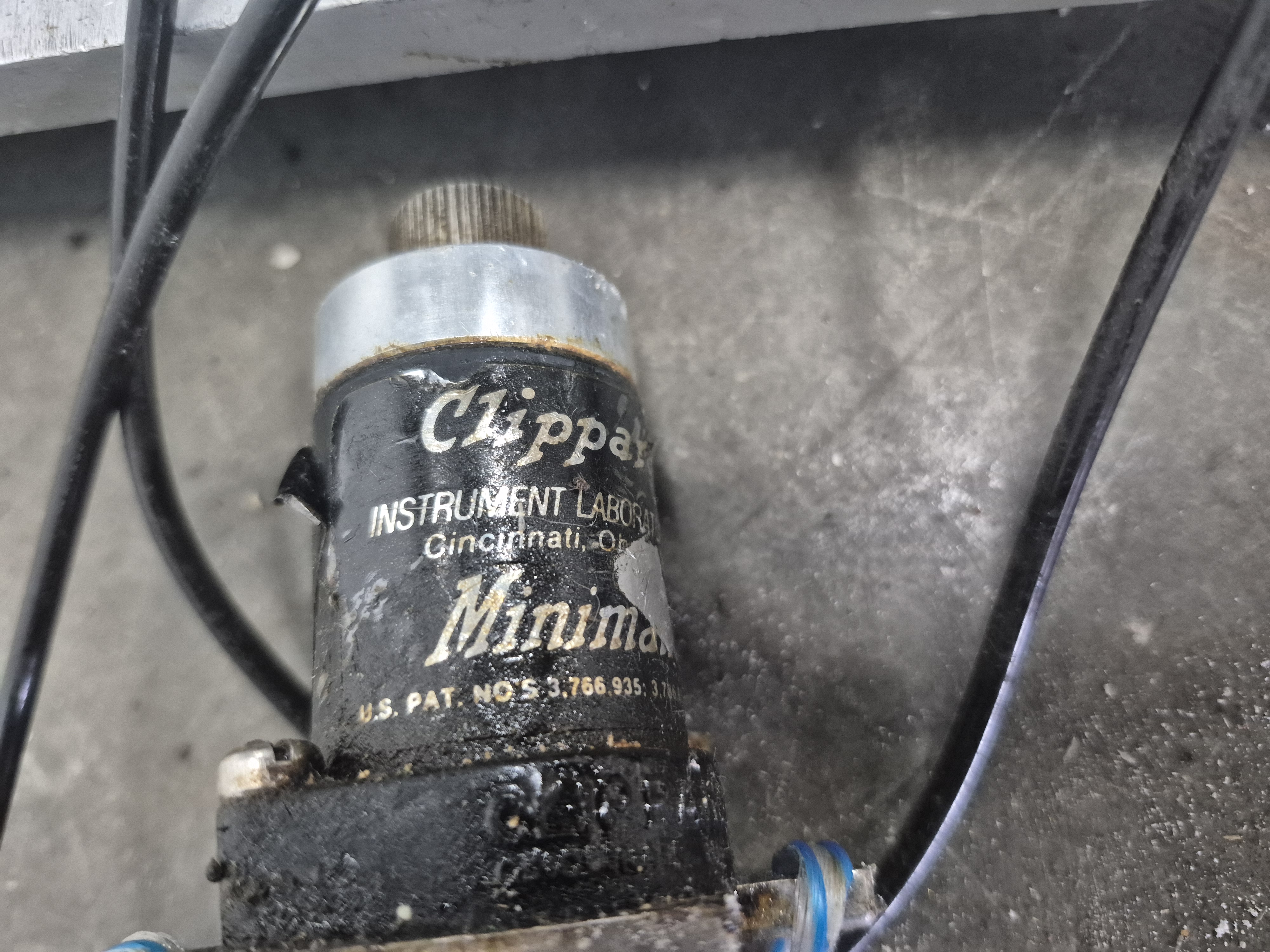 Used Asset Capper Machine