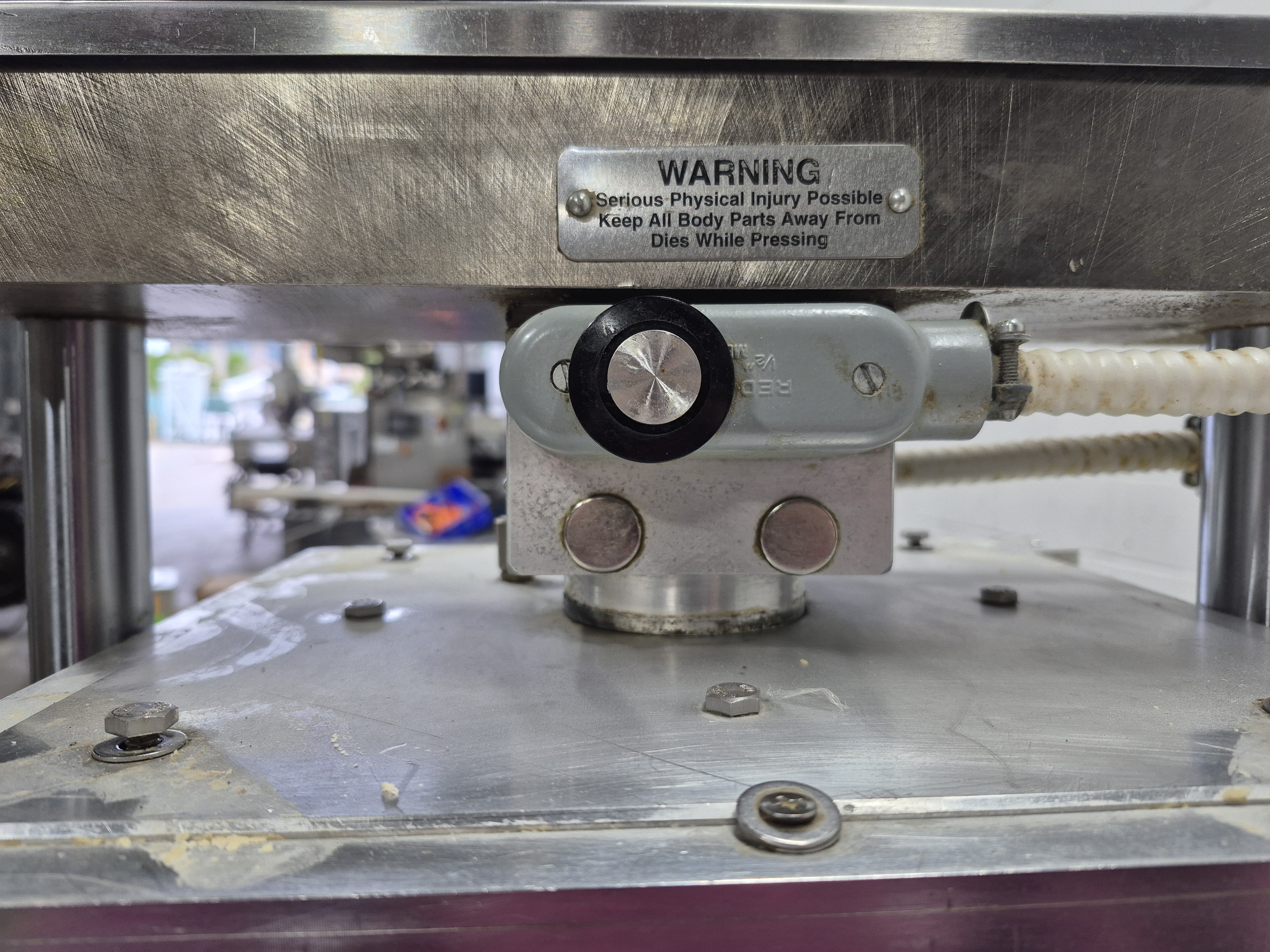 Used Comtec 2200 Pie Press