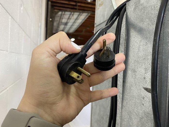 Used Continental 1RF Dual Temp Fridge-Freezer