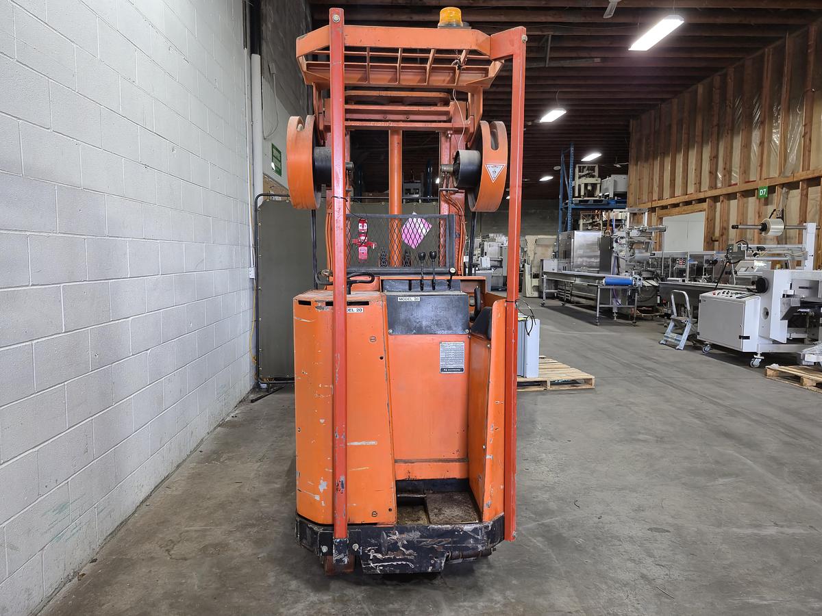 Used Raymond 20R30TT Electric Forklift