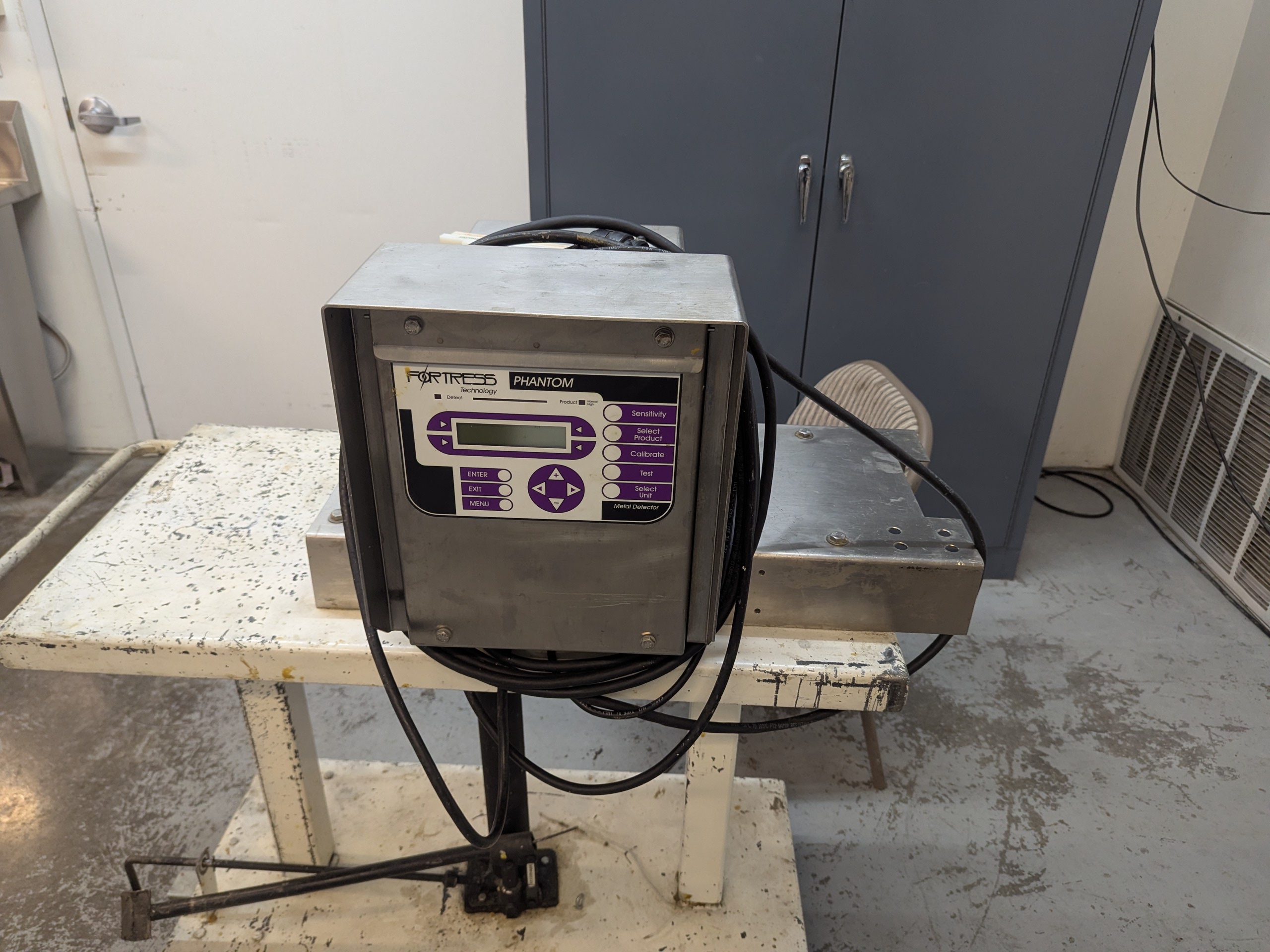 Used Flow Through Metal Detector