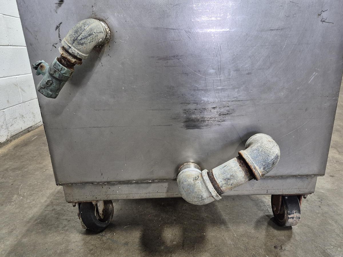 Used Incline Conveyor with 30 Gallon Tank