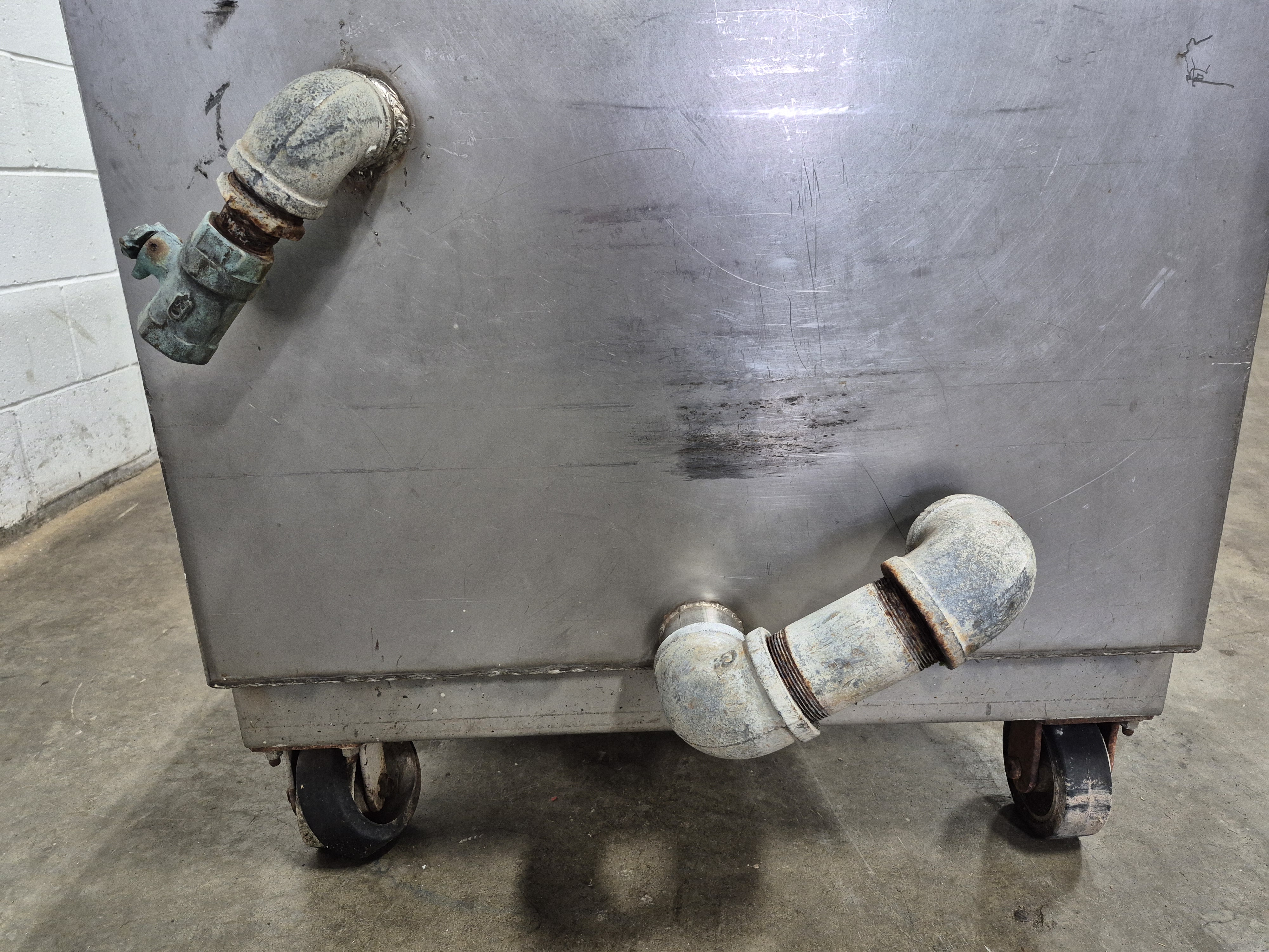 Used Incline Conveyor with 30 Gallon Tank