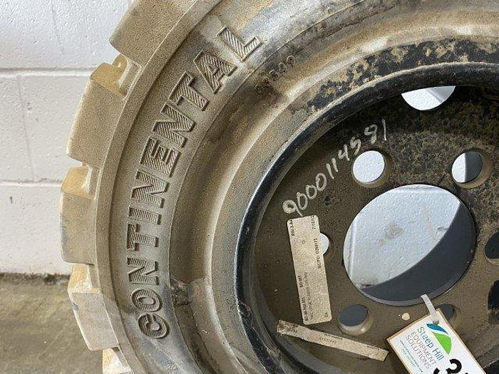 Used Continental CSE-Robust SC18 Tires