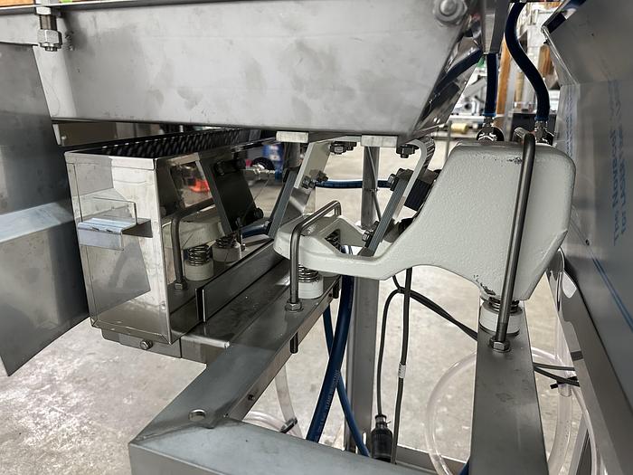 Used Vibratory Conveyor with Spray Nozzles