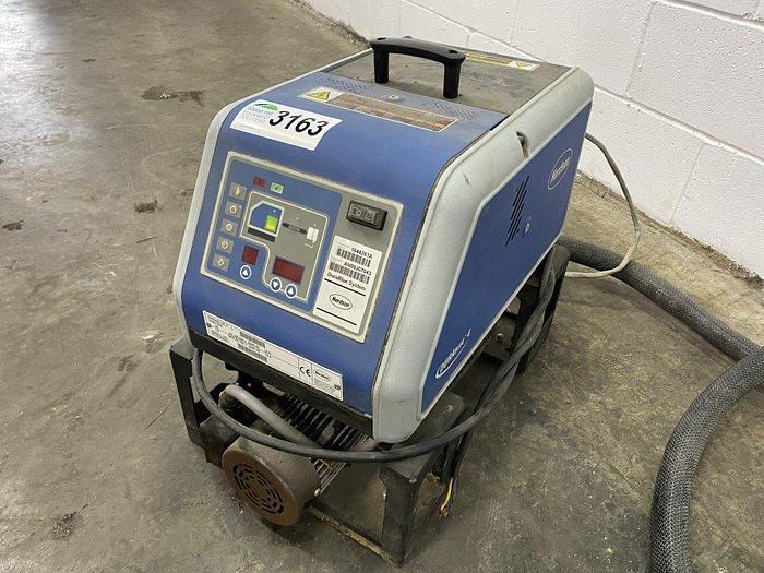 Used Nordson DuraBlue 4 L Adhesive Melter