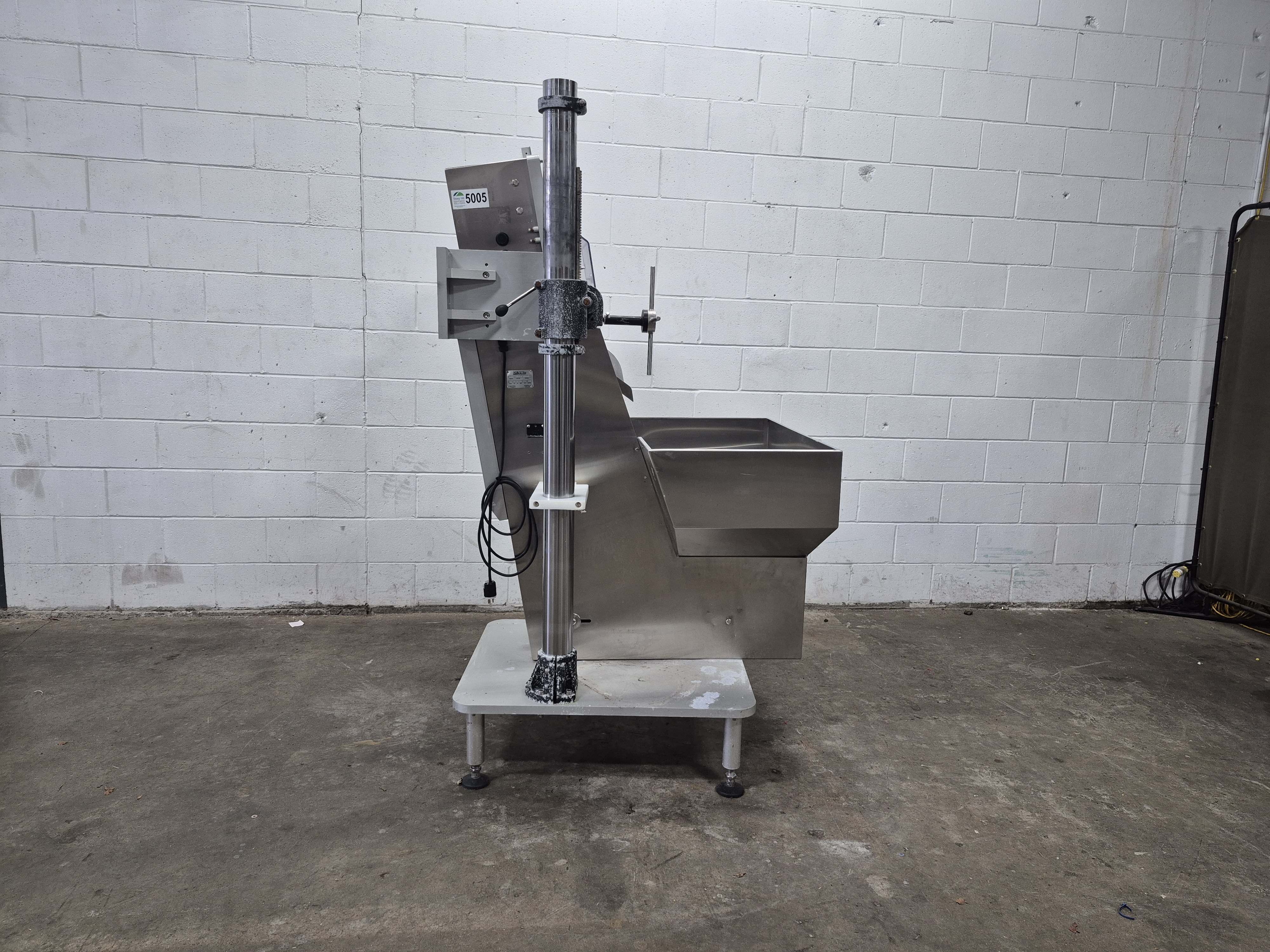 Used Kalish 87400 Cap Elevator