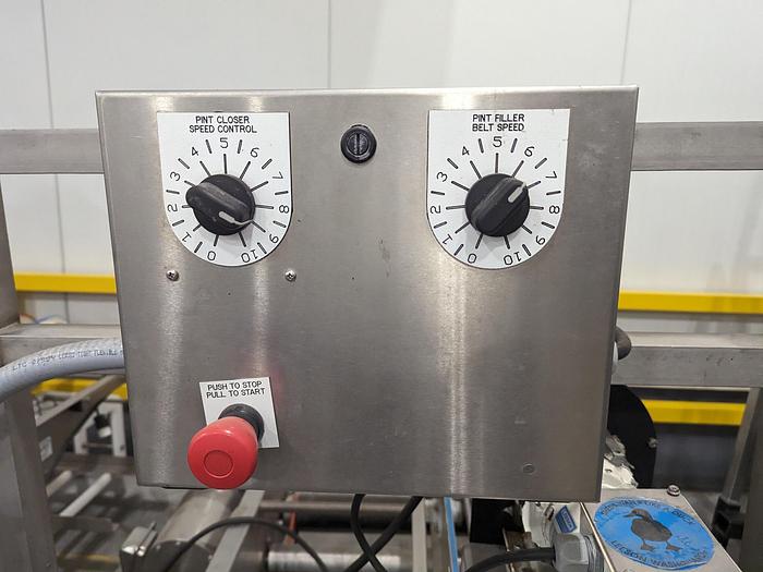 Used Lakewood Volumetric Clamshell Filler