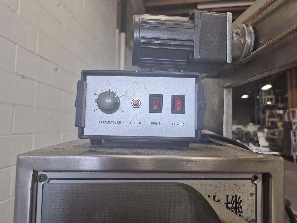 Used Automatic Vertical Packaging Machine with Chain Hopper