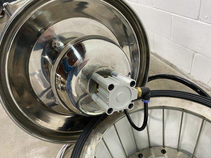 Used Daehan DWVE-300 Vacuum Conveyors