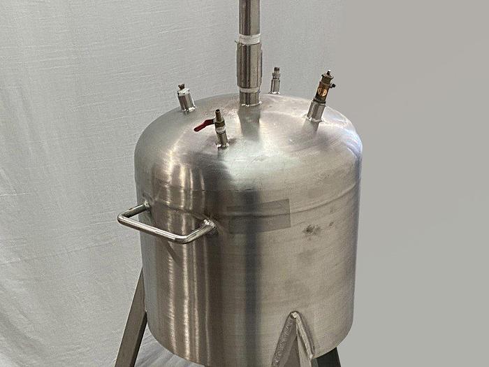 Used 10 Gallon Pressure Tank