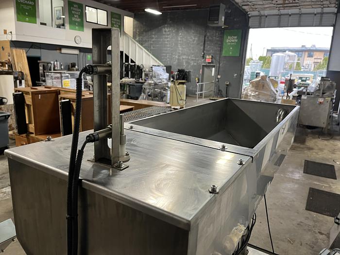Used 8-Head Bottle Filler