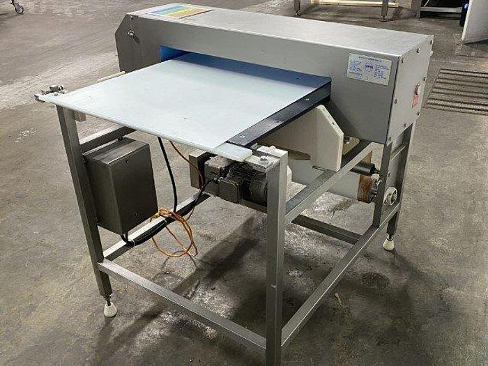 Used Loma IQ2 Metal Detector