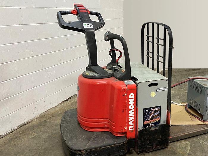 Used Raymond 112TM-FRE60L Rider Pallet Jack