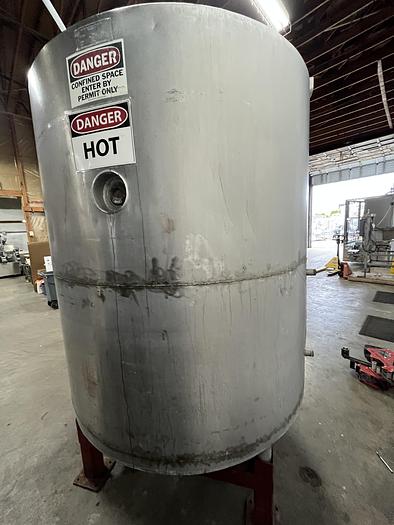 Used 1,000 Gallon SS Tank