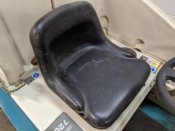Used Tennant 7200 Riding Floor Scrubber