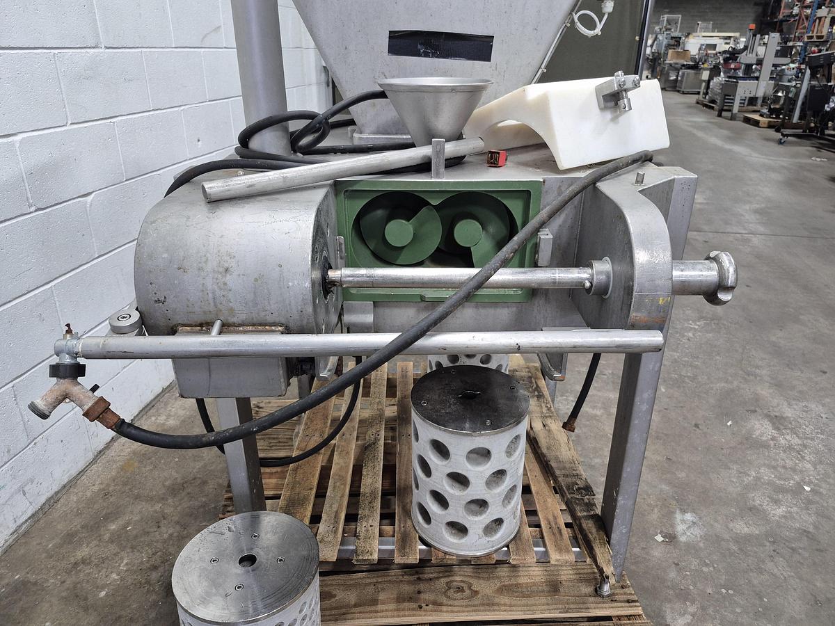 Used Cheese Molder