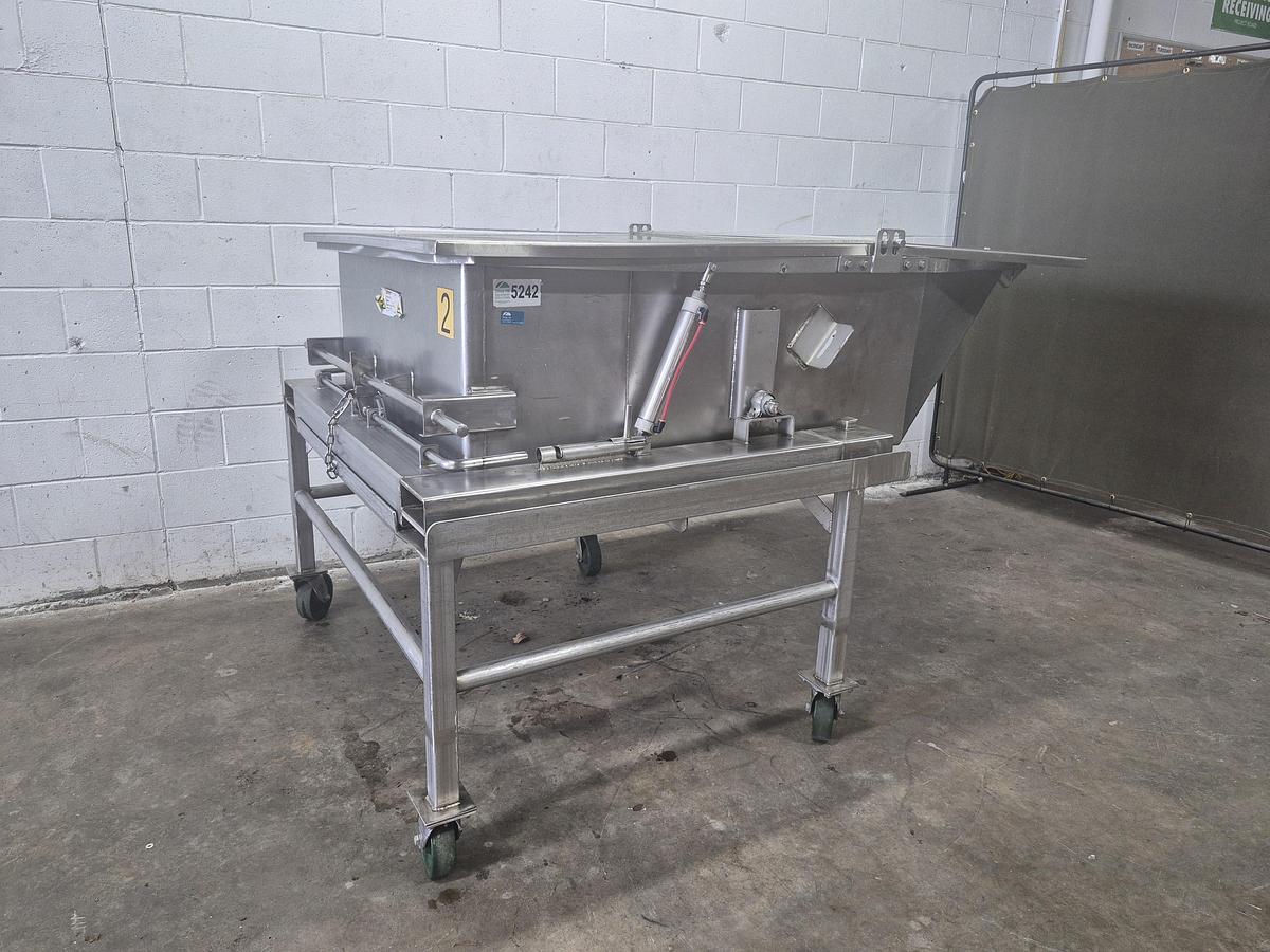 Used Self-Dumping 200 Gallon Hopper