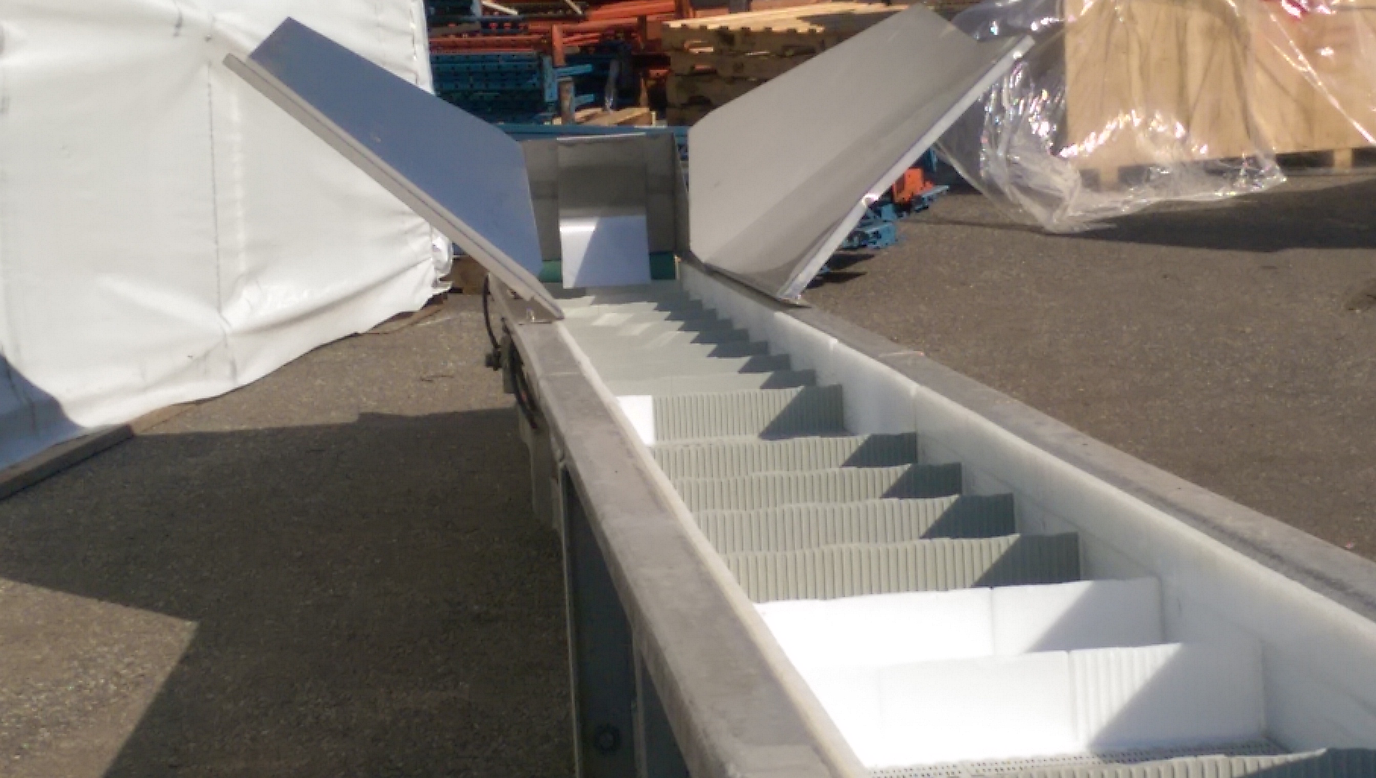 Used 21'L Incline Unloading Conveyor