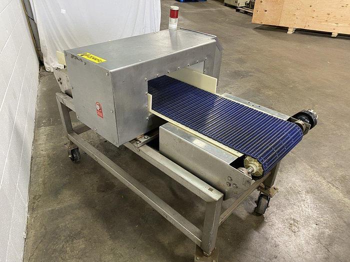 Used Loma IQ2 The MAX! Metal Detector