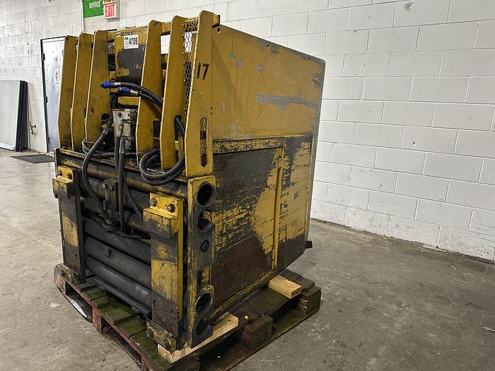 Used Cascade 55C-CC-2A Carton Clamp